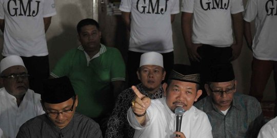 dengan bibir monyong adalah penganut setan rev2