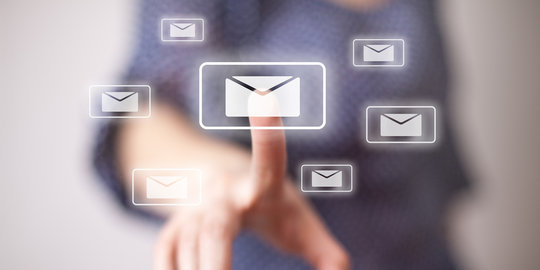 Sering cek e-mail bikin orang tak bahagia?