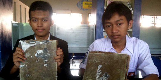 2 Siswa SMAN 3 Semarang buat rompi anti peluru dari sabut kelapa