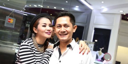 Setahun siri, Fitri Carlina resmi menikah di Banyuwangi 