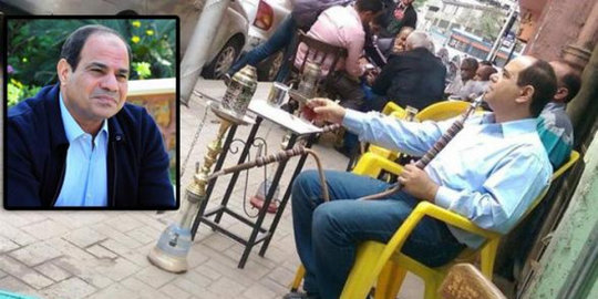 'Presiden Mesir' isap shisa di kafe