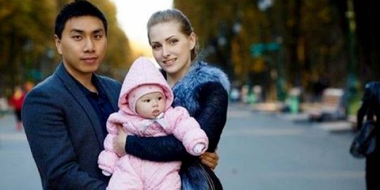 Pria China ini beruntung nikahi model seksi Ukraina