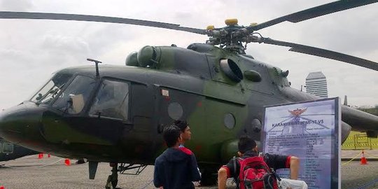 TNI AD pamerkan tank Leopard hingga heli Apache di Monas