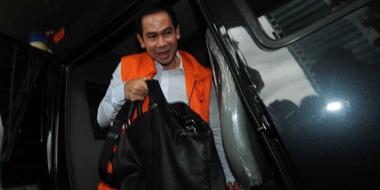 Kembali diperiksa KPK, Wawan bawa tas besar