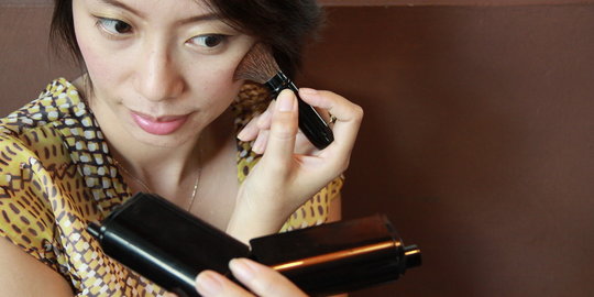 Pakai make up saat hamil bikin IQ buah hati rendah?