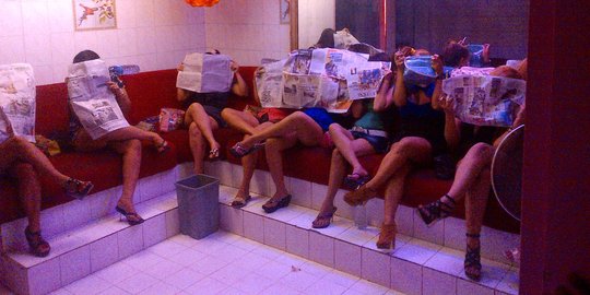Cerita prostitusi 'ayam kampus' berkedok terapis di Surabaya