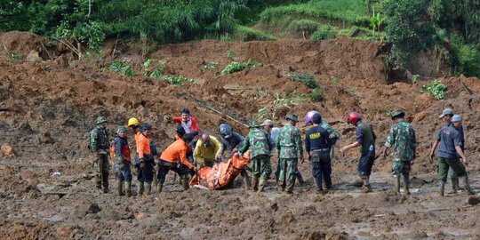 Warga yang tertimbun di Desa Sampang sempat teriak minta tolong