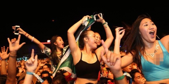 ABG seksi banjiri Djakarta Warehouse Project 2014