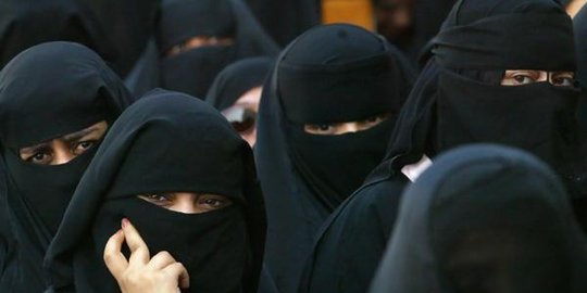 Muslimah Inggris akan diminta lepas hijab di ruang sidang