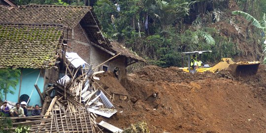 Pencarian hari ini disetop, korban tewas longsor Banjarnegara 39