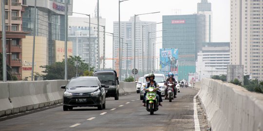 Sudah mau akhir tahun, Dinas PU DKI baru perbaiki jalan layang