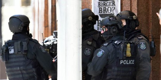 Polisi nekat serbu Kafe Lindt setelah Monis lepaskan tembakan