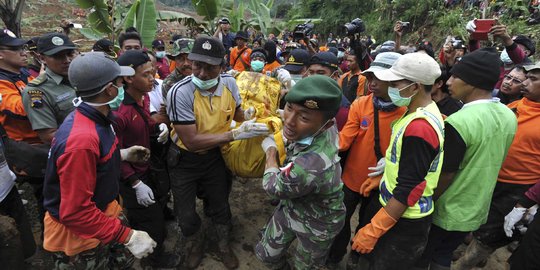 Korban tanah longsor Banjarnegara jadi 56 orang, 52 masih hilang