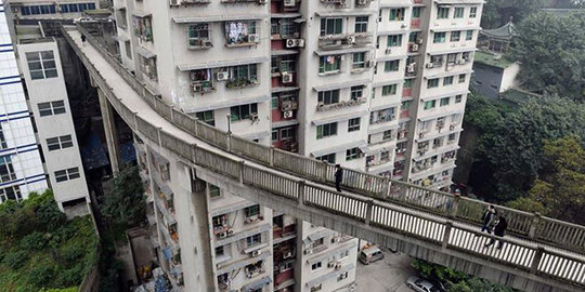 Jalan ini ada di Lantai 13