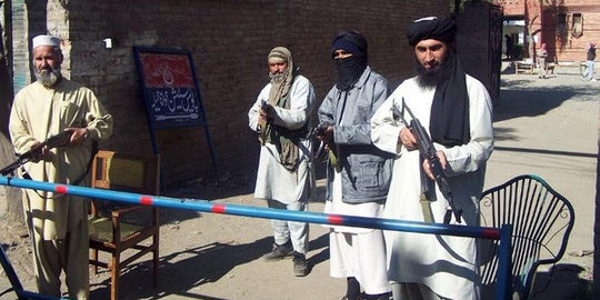 Ngaku tak sengaja, Taliban bantai 20 pelajar Pakistan
