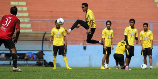 Sengbah Kennedy dan Ablode Yao Rudy ikuti trial di Arema