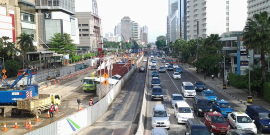 Polisi berjaga di HI, Jalan MH Thamrin steril dari motor