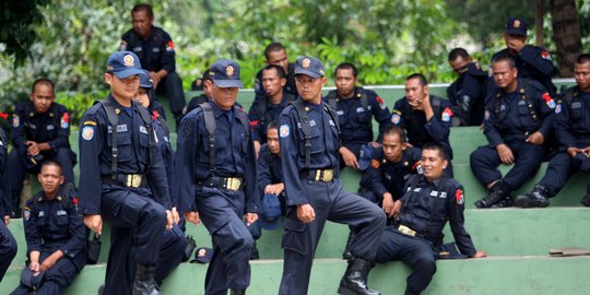 6 Bulan gaji tak dibayar, puluhan Pol PP ngamuk & rusak gedung