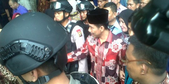 Adik kandung meninggal, Romi Herton & istri melayat ke Palembang