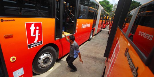 April 2015, jalur layang bus Transjakarta akan dibangun