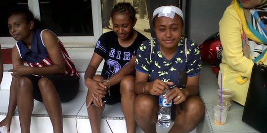 Tak didukung saat lomba, tim hoki Papua pukuli wanita pakai stik