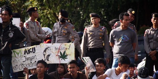 Geledah kampus UKI, BNN temukan parang dan alat isap sabu