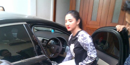 jadi catwoman keliling bundaran hi rev1