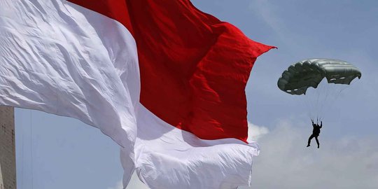 Merah Putih raksasa di Monas sumbangan dari Pramuka