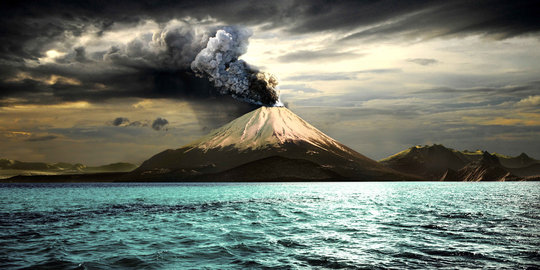 Aktivitas vulkanik Gunung Gamalama terus meningkat