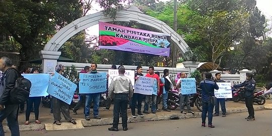 Kamera dirampas, wartawan Bandung demo bus Bandros