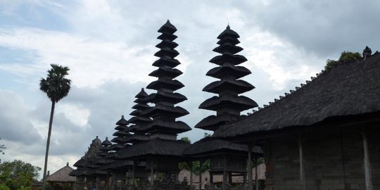 di pura sepasang bule ditangkap rev2