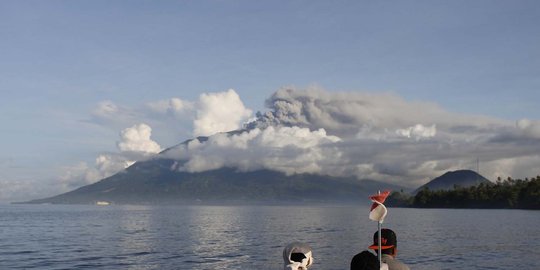 Gunung Gamalama erupsi, Peringatan HUT Kota Ternate dibatalkan