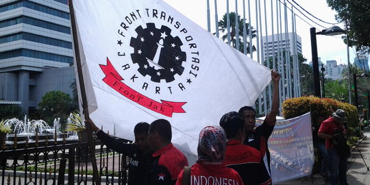 Motor dilarang melintas Thamrin, bikers & tukang ojek demo Ahok