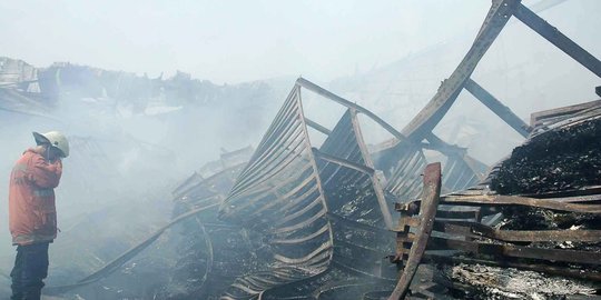 Gara-gara kompor meleduk, 40 rumah & 7 ruko di Muara Baru hangus