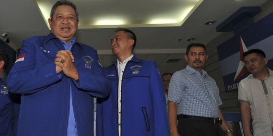 SBY disebut setengah dewa, Pasek bilang ini model 'jilatokrasi'