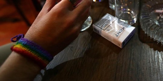 Unik, gelang pelangi ini jadi simbol kaum gay di Suriah