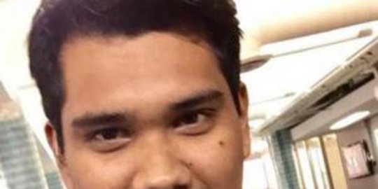 selfie dengan wartawan cnn jurnalis muda dipecat rev3