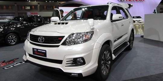 Ketua DPRD Kota Bekasi dapat mobil dinas Toyota Fortuner