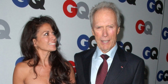 Umur 84 tahun, Clint Eastwood resmi ceraikan istri 