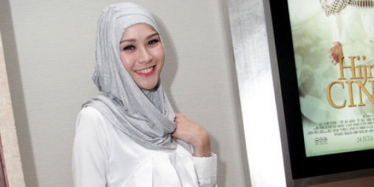  Berhijab syar i Zaskia Mecca suguhkan aneka hijabers di 