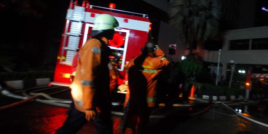 Lantai 11 gedung DPRD DKI terbakar