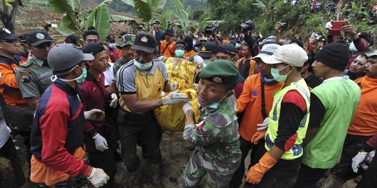 Tanah bergerak, 500 warga Desa Tlaga Banjarnegara masih ngungsi