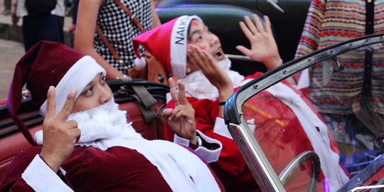 Sinterklas dkk pesta bareng pengunjung Museum Angkut Batu