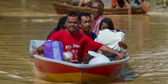 Banjir besar paksa 100 ribu warga Malaysia mengungsi