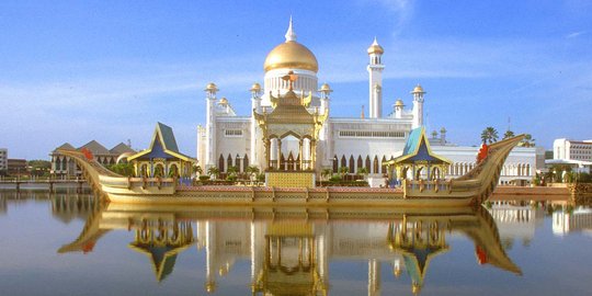 Ini masjid terindah di Asia Tenggara yang jadi kebanggaan Brunei