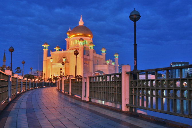 masjid sultan omar ali saifuddien brunei darussalam