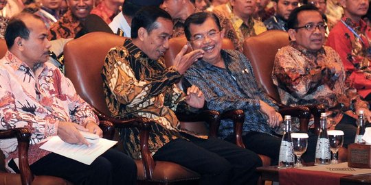Jokowi perintahkan Menhub Jonan segera bangun KRL di Papua