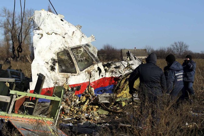bangkai pesawat mh17 di ukraina dievakuasi