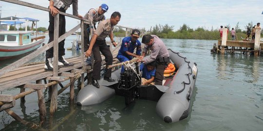 Hari kedua pencarian AirAsia, Basarnas sisir Pulau Nangka