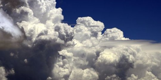 Dirut AirNav: Kalau ada awan Cumulonimbus menghindar, balik arah